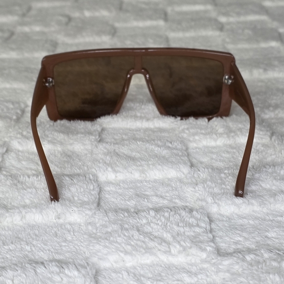 Oversized Sunglasses Brown NWOT